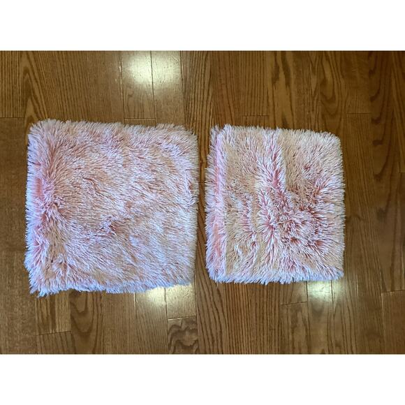Juvale Pink Faux Fur Pillow Cover Set Of 2 , 18x18 - Picture 2 of 2